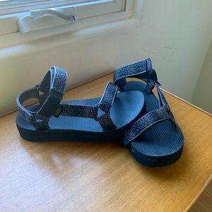 Black speckle Teva platform sandal